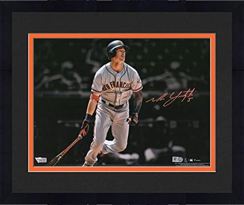 Снимка на Майк Ястржемски в рамката на Сан Франциско Джайентс с автограф от 11 x 14 В светлината на прожекторите - Снимки на MLB с автограф